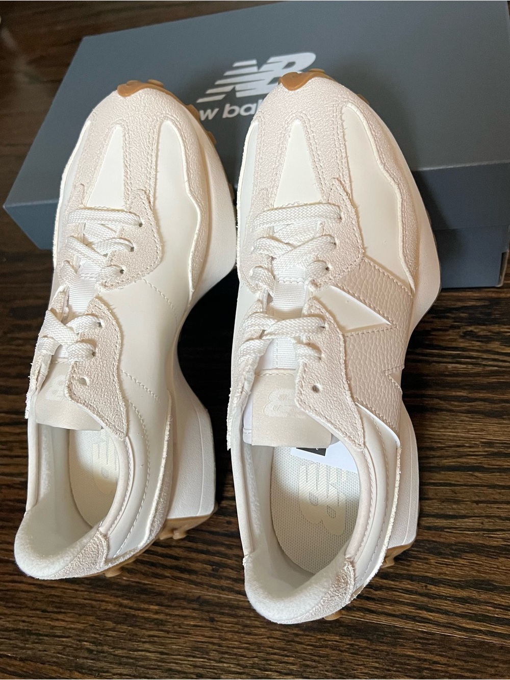 New Balance 327 Beige White Suede Leather Sneakers NIB Women’s Size 7 - Picture 8 of 14